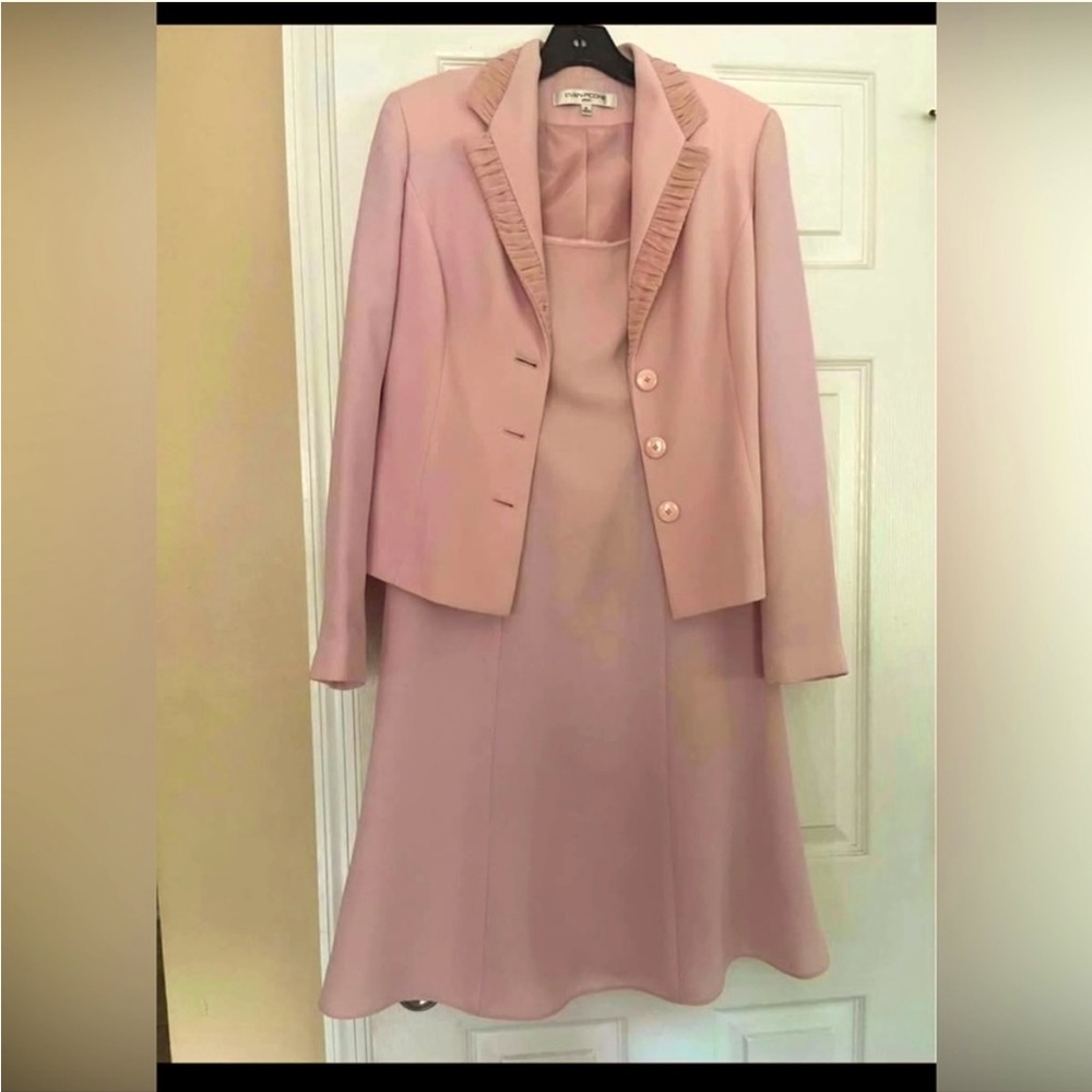 Elegant Pink Dress and Blazer Set
Evan Picone Suits
Size 6
Like new, not used